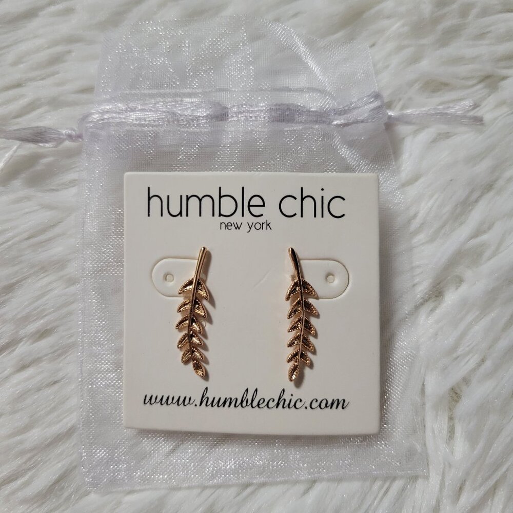 Humble Chic Leaf Design Earrings